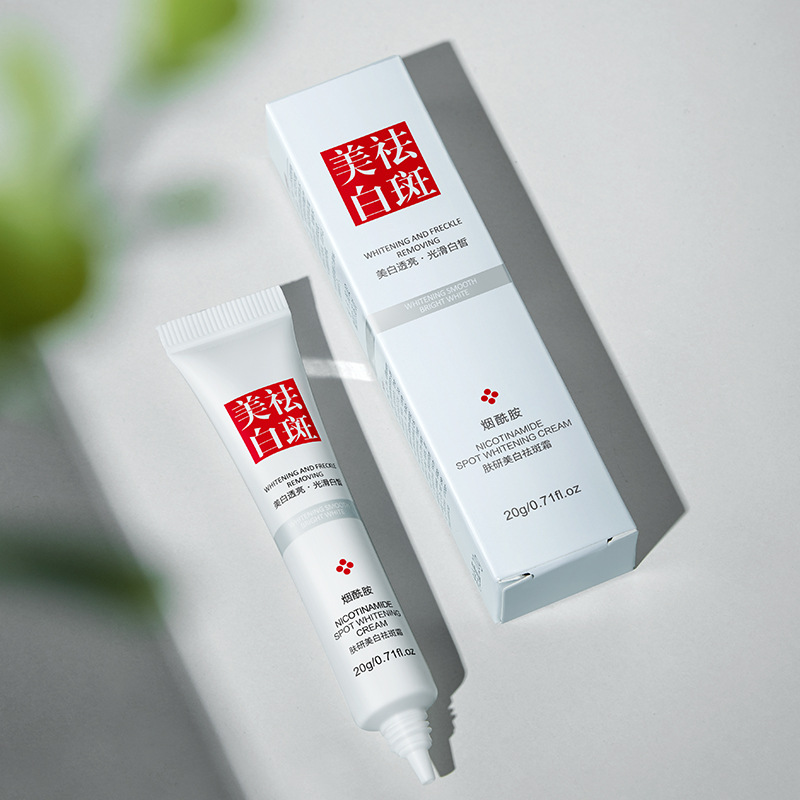 Znikają i poprawia piegi Czarn – Charcoal Whitening Paste recenzja i cena